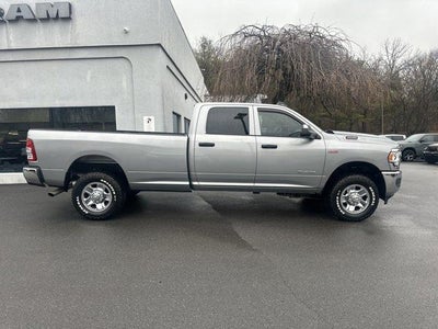 2022 RAM 3500 Tradesman 4x4 Crew Cab 8' Box