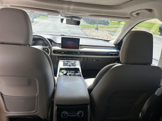 2022 Lincoln Aviator Standard AWD