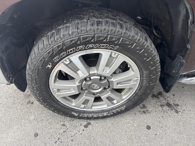 2016 Toyota Tundra 4WD Truck 4WD CrewMax Short Bed 5.7L 1794 (Natl)