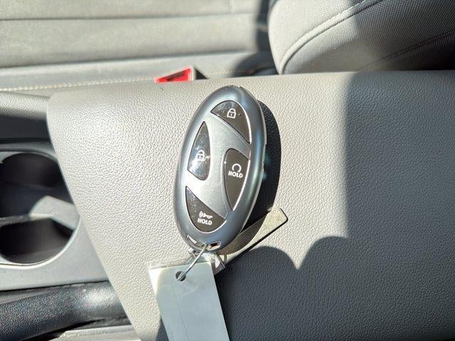 2024 Hyundai ELANTRA SEL IVT