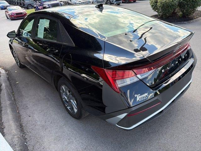 2024 Hyundai ELANTRA SEL IVT
