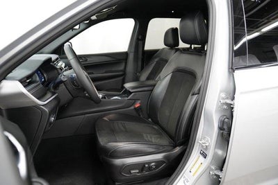 2024 Jeep Grand Cherokee L Altitude 4x4