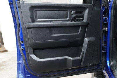 2017 RAM 1500 Express 4x4 Quad Cab 6'4" Box