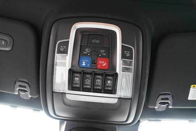 2022 RAM 1500 Laramie 4x4 Crew Cab 5'7" Box