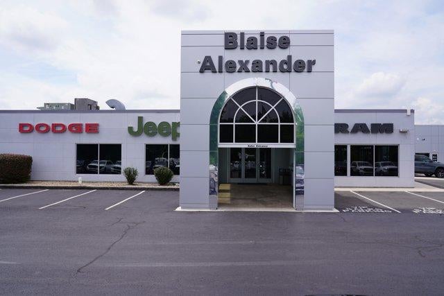 2022 RAM 1500 Big Horn 4x4 Crew Cab 6'4" Box