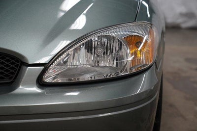 2007 Ford Taurus 4dr Sdn SE