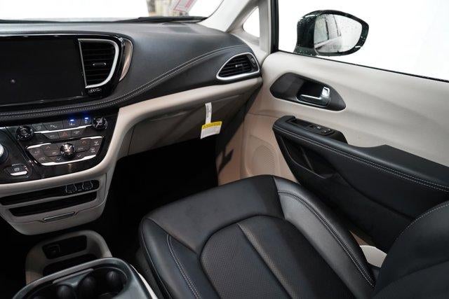 2024 Chrysler Pacifica Touring L FWD