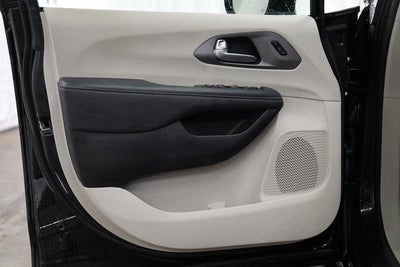 2024 Chrysler Pacifica Touring L FWD