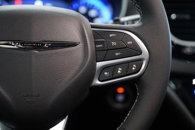 2026 Chrysler Pacifica Select FWD