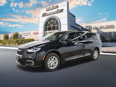 2025 Chrysler Pacifica Select FWD