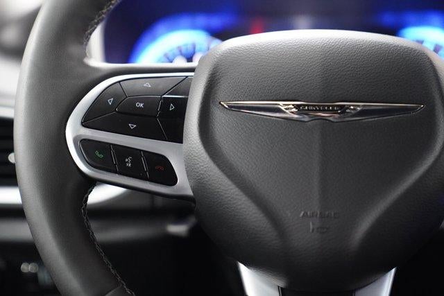 2025 Chrysler Pacifica Select FWD