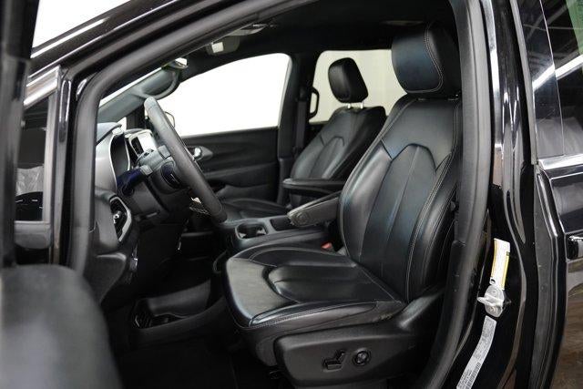 2025 Chrysler Pacifica Select FWD