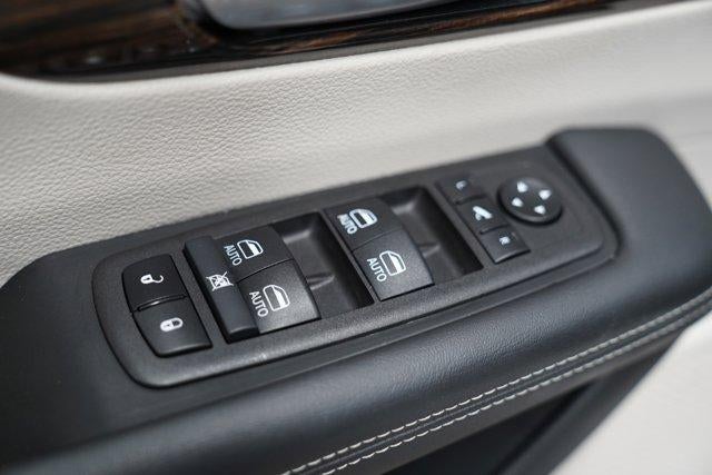 2024 Chrysler Pacifica Limited FWD