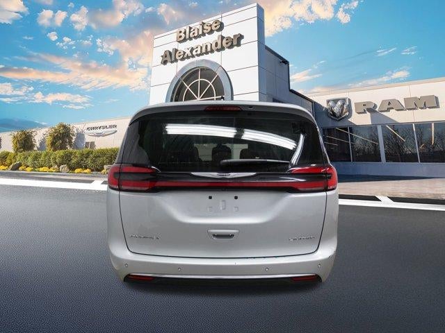 2024 Chrysler Pacifica Limited FWD