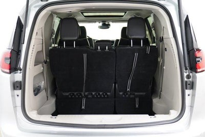 2024 Chrysler Pacifica Limited FWD