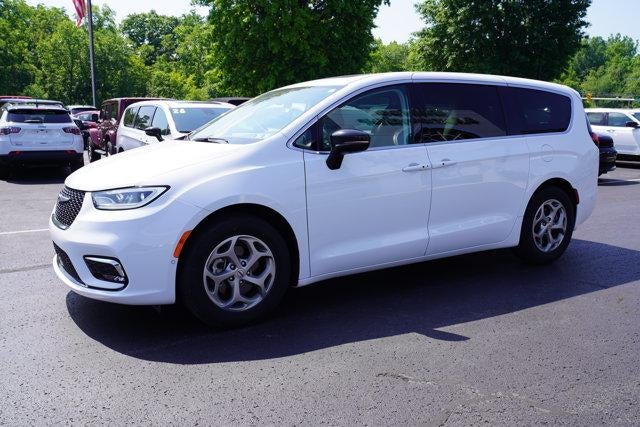 2024 Chrysler Pacifica Limited FWD