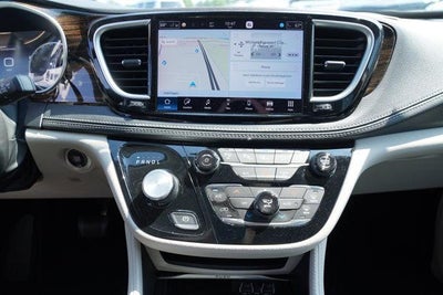 2024 Chrysler Pacifica Limited FWD