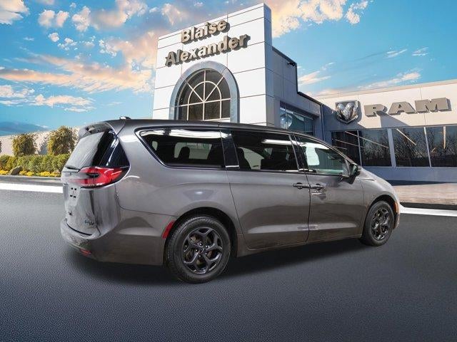 2023 Chrysler Pacifica Hybrid Touring L FWD