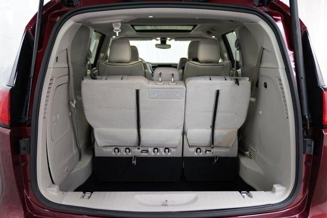 2018 Chrysler Pacifica Hybrid Limited FWD