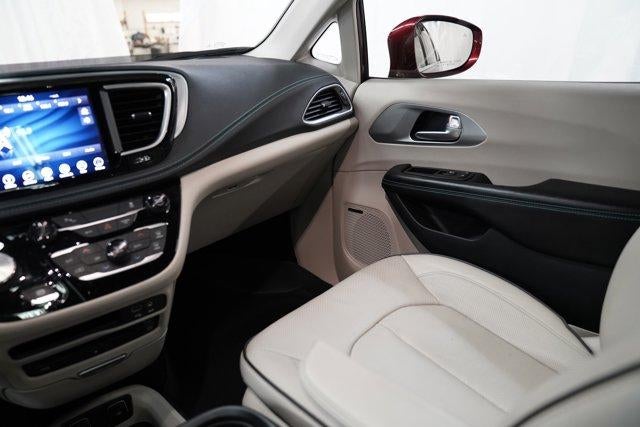 2018 Chrysler Pacifica Hybrid Limited FWD