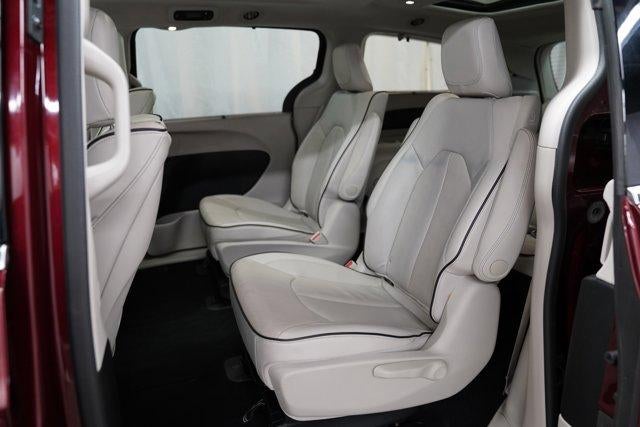 2018 Chrysler Pacifica Hybrid Limited FWD