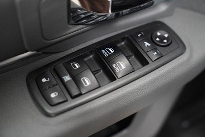 2018 RAM 2500 SLT 4x4 Crew Cab 8' Box