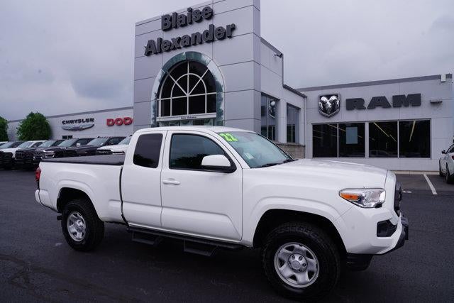 2022 Toyota Tacoma 4WD 4WD SR Access Cab 6' Bed I4 AT (SE)
