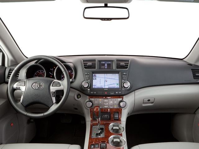 2013 Toyota Highlander 4WD 4dr V6 Plus (Natl)