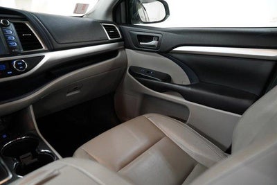2016 Toyota Highlander AWD 4dr V6 XLE (Natl)