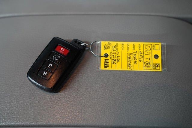 2016 Toyota Highlander AWD 4dr V6 XLE (Natl)