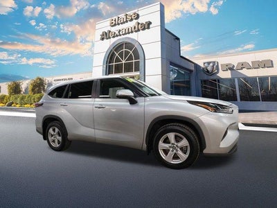 2024 Toyota Highlander LE AWD (SE)