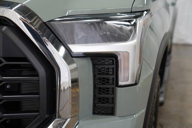 2025 Toyota Tundra 4WD 4WD SR5 CrewMax 5.5' Bed (SE)