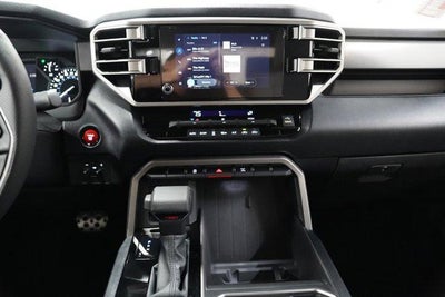 2025 Toyota Tundra 4WD 4WD SR5 CrewMax 5.5' Bed (SE)