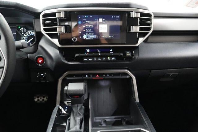 2025 Toyota Tundra 4WD 4WD SR5 CrewMax 5.5' Bed (SE)