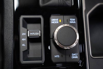 2025 Toyota Tundra 4WD 4WD SR5 CrewMax 5.5' Bed (SE)