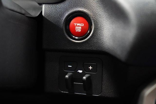 2025 Toyota Tundra 4WD 4WD SR5 CrewMax 5.5' Bed (SE)