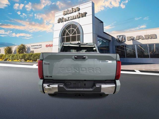 2025 Toyota Tundra 4WD 4WD SR5 CrewMax 5.5' Bed (SE)