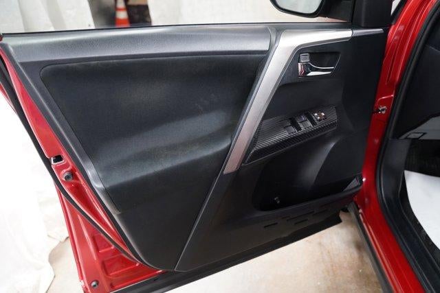 2015 Toyota RAV4 AWD 4dr XLE (Natl)