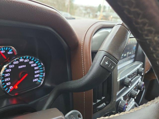 2019 Chevrolet Silverado 3500 HD Crew Cab Standard Box 4-Wheel Drive High Country