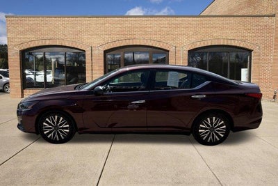 2025 Nissan Altima SV FWD