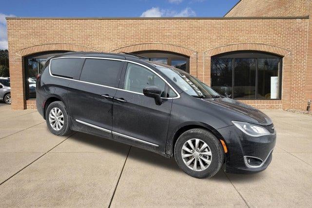2017 Chrysler Pacifica Touring-L FWD