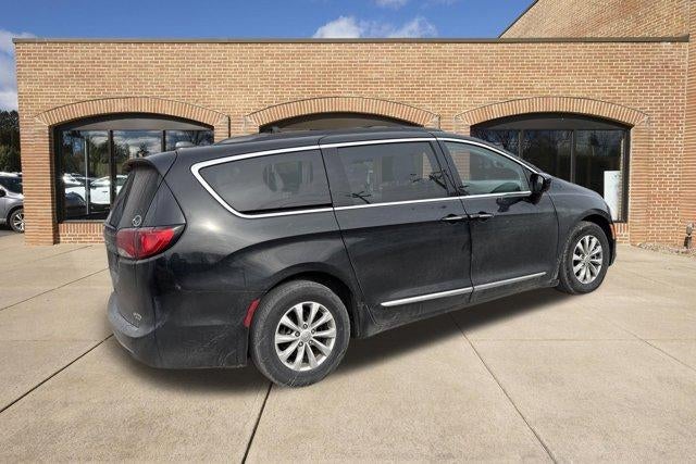 2017 Chrysler Pacifica Touring-L FWD