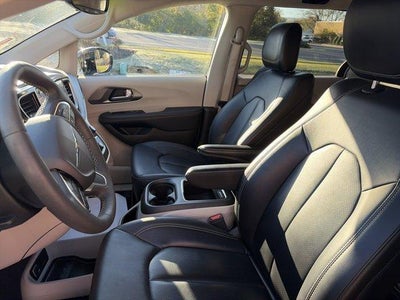 2024 Chrysler Pacifica Hybrid Select FWD