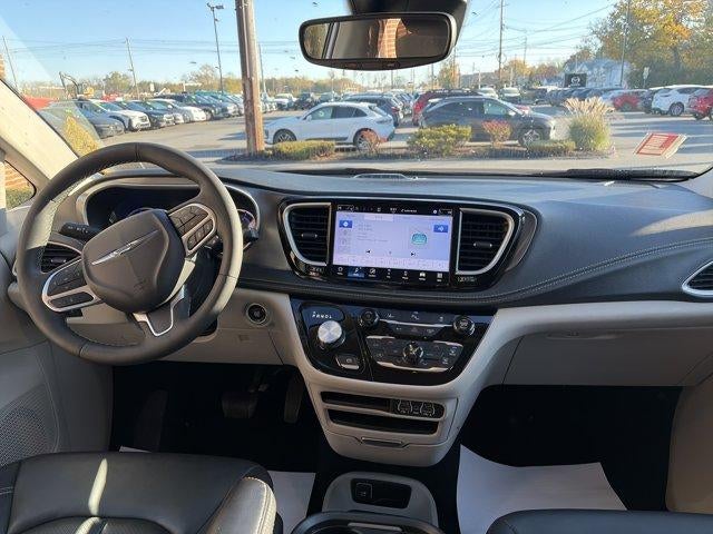 2024 Chrysler Pacifica Hybrid Select FWD