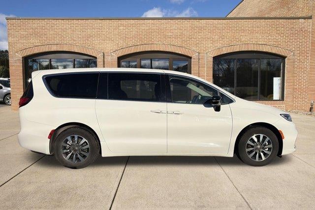 2024 Chrysler Pacifica Hybrid Select FWD