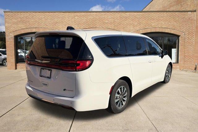 2024 Chrysler Pacifica Hybrid Select FWD