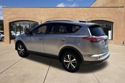 2016 Toyota RAV4 FWD 4dr XLE (GS)