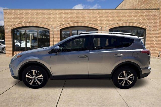 2016 Toyota RAV4 FWD 4dr XLE (GS)