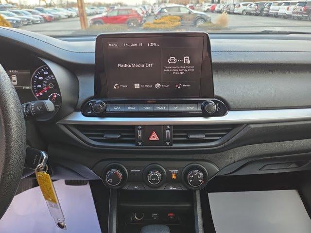 2024 Kia Forte LXS IVT