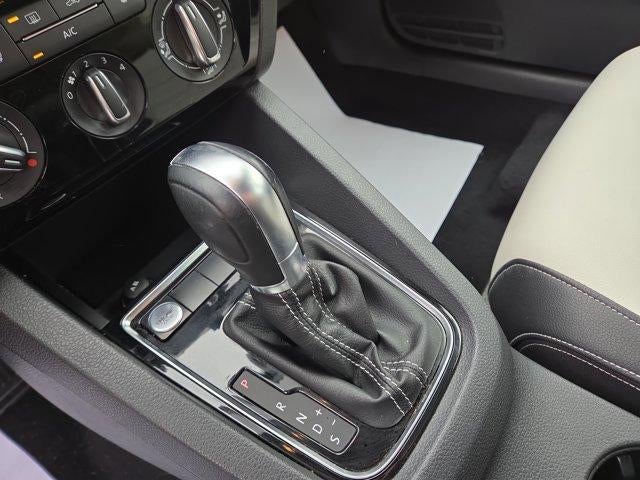 2015 Volkswagen Jetta 4dr Auto 1.8T Sport PZEV Sedan